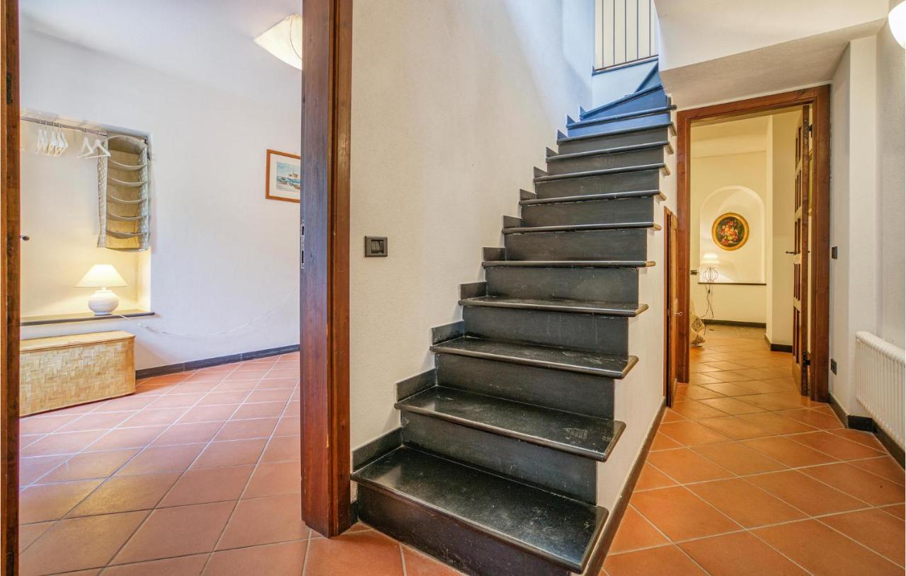 Awesome Home In Moneglia With Kitchen Luaran gambar