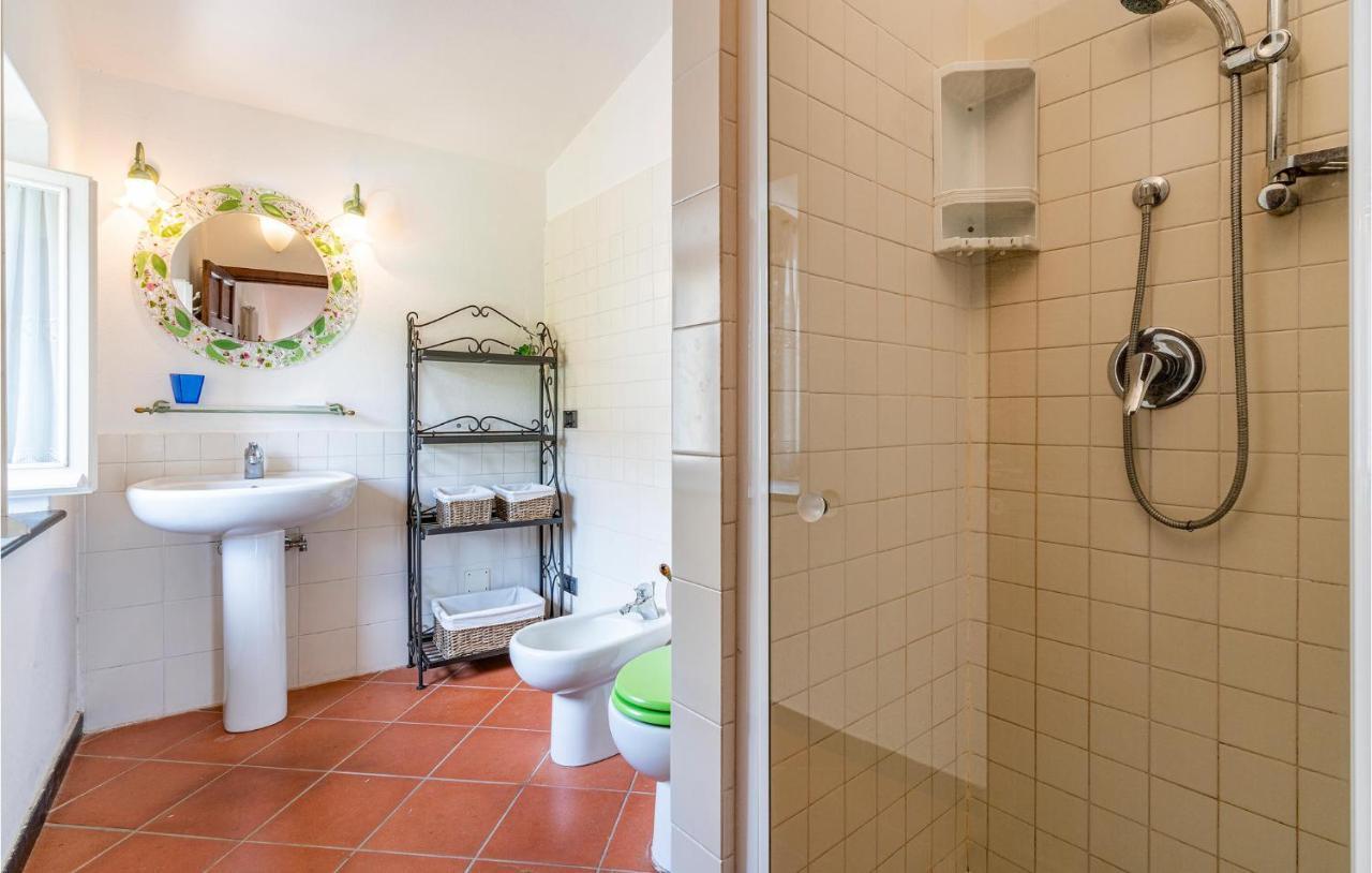 Awesome Home In Moneglia With Kitchen Luaran gambar