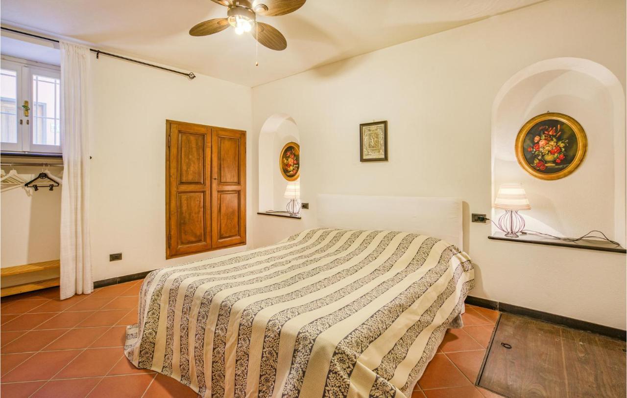 Awesome Home In Moneglia With Kitchen Luaran gambar